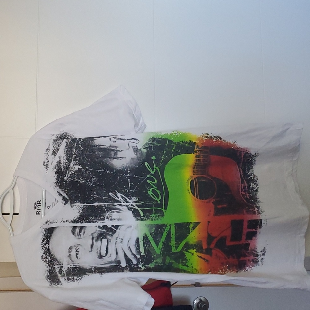 Bob Marley Size XL V Neck Graphic Tee Shirt